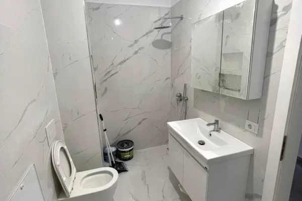 Shtepi me qera Apartament ne Tirane, 1+1, Mobilimi Bosh, pa mobiluar, Pagesa 35,000  Leke.