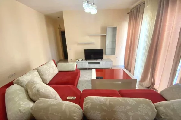 Shtepi ne shitje Apartament ne Tirane, 1+1, Mobilimi E mobiluar, Pagesa 12,700,000  Leke.