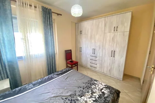 Shtepi ne shitje Apartament ne Tirane, 1+1, Mobilimi E mobiluar, Pagesa 12,700,000  Leke.