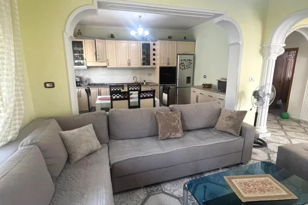 Shtepi ne shitje Shtepi Private ne Berat, 7+1, Mobilimi Pjeserisht e mobiluar, Pagesa 256,000  Euro.