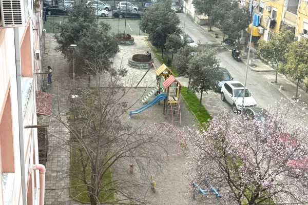 Shtepi me qera Apartament ne Tirane, 2+1, Mobilimi E mobiluar, Pagesa 45,000  Leke.