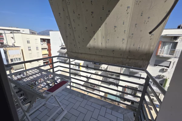 Shtepi me qera Apartament ne Tirane, 1+1, Mobilimi E mobiluar, Pagesa 45,000  Leke.