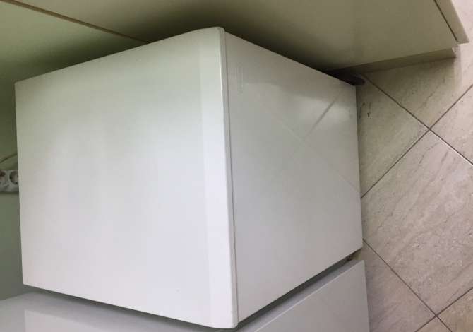 Pajisje biznesi ne shitje ne Tirane - 300,000 Leke