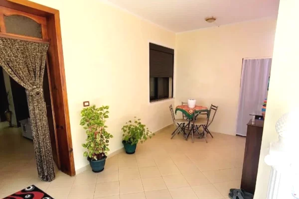 Shtepi ne shitje Shtepi Private ne Kavaje, 1+1, Mobilimi E mobiluar, Pagesa 75,000  Euro.