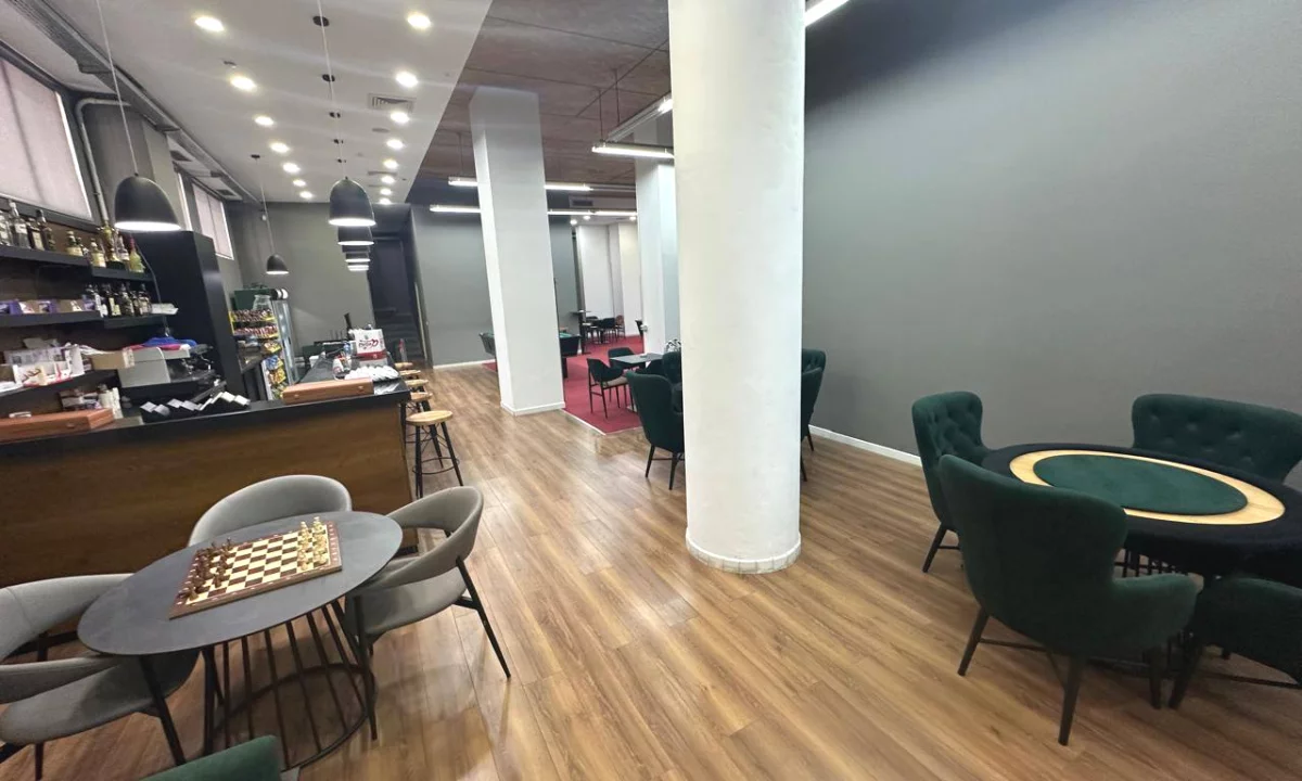 ✔️kati 0 me Siperfaqe 606 m2,lartesi 4.5 m  I cili ka nje me investim  te ri rreth  nje vjecar 🔸️Li