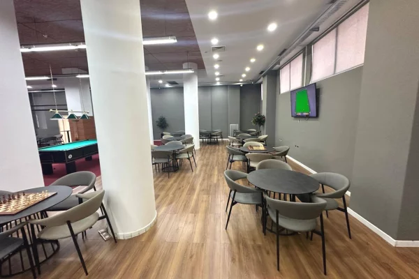 ✔️kati 0 me Siperfaqe 606 m2,lartesi 4.5 m  I cili ka nje me investim  te ri rreth  nje vjecar 🔸️Li