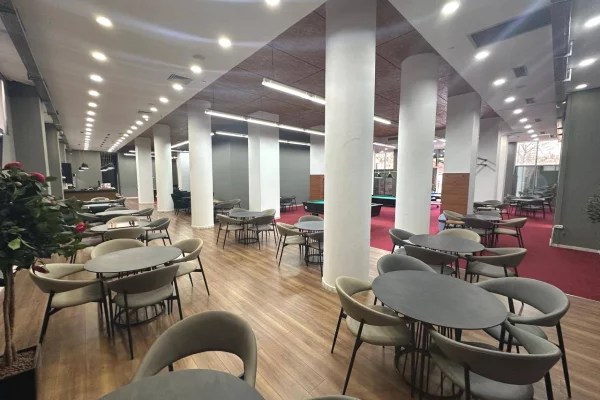 ✔️kati 0 me Siperfaqe 606 m2,lartesi 4.5 m  I cili ka nje me investim  te ri rreth  nje vjecar 🔸️Li