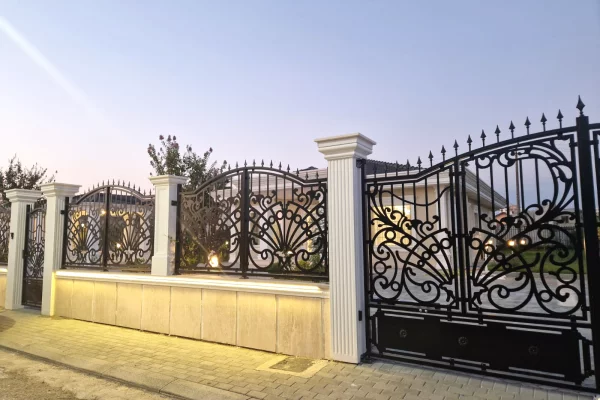 Shtepi ne shitje Vila Luksoze ne Kavaje, 3+1, Mobilimi Pjeserisht e mobiluar, Pagesa 315,000  Euro.