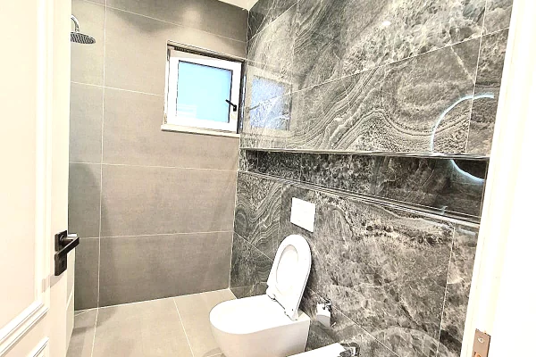 Shtepi ne shitje Vila Luksoze ne Kavaje, 3+1, Mobilimi Pjeserisht e mobiluar, Pagesa 315,000  Euro.