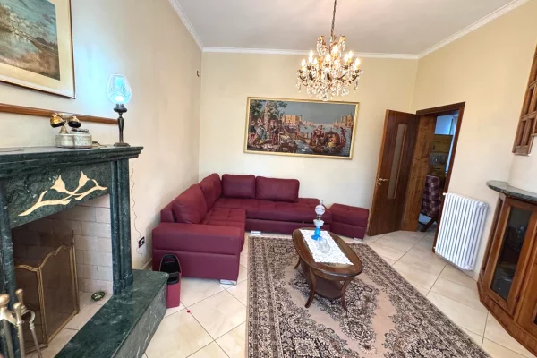 Shtepi ne shitje Vila Luksoze ne Kavaje, 3+1, Mobilimi E mobiluar, Pagesa 200,000  Euro.