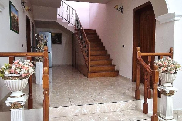 Shtepi ne shitje Shtepi Private ne Kavaje, 3+1, Mobilimi E mobiluar, Pagesa 300,000  Euro.