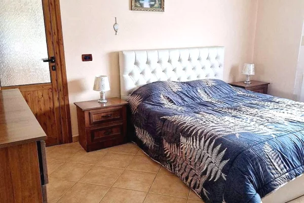 Shtepi ne shitje Shtepi Private ne Kavaje, 3+1, Mobilimi E mobiluar, Pagesa 300,000  Euro.