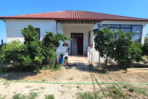 Shtepi ne shitje Shtepi Private ne Kavaje, 2+1, Mobilimi E mobiluar, Pagesa 115,000  Euro.