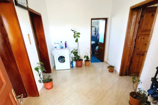 Shtepi ne shitje Shtepi Private ne Kavaje, 2+1, Mobilimi E mobiluar, Pagesa 115,000  Euro.