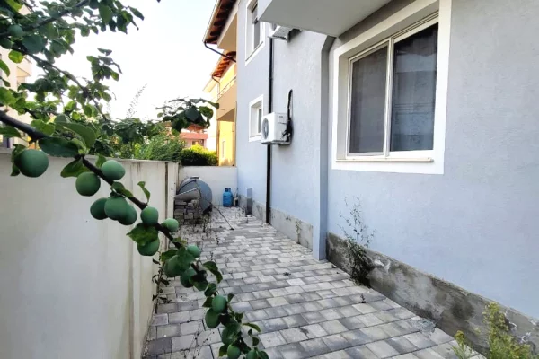 Shtepi ne shitje Shtepi Private ne Kavaje, 3+1, Mobilimi E mobiluar, Pagesa 190,000  Euro.