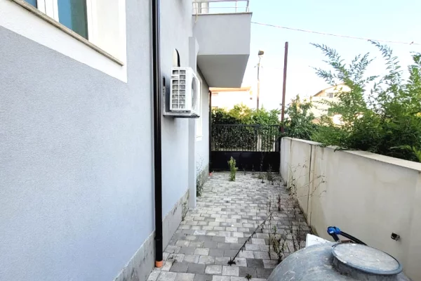 Shtepi ne shitje Shtepi Private ne Kavaje, 3+1, Mobilimi E mobiluar, Pagesa 190,000  Euro.