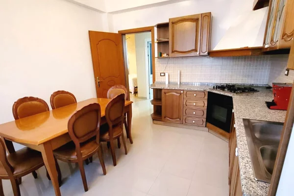Shtepi ne shitje Shtepi Private ne Kavaje, 3+1, Mobilimi E mobiluar, Pagesa 190,000  Euro.