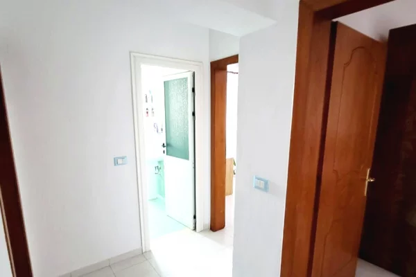 Shtepi ne shitje Shtepi Private ne Kavaje, 3+1, Mobilimi E mobiluar, Pagesa 190,000  Euro.