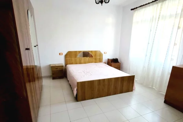 Shtepi ne shitje Shtepi Private ne Kavaje, 3+1, Mobilimi E mobiluar, Pagesa 190,000  Euro.