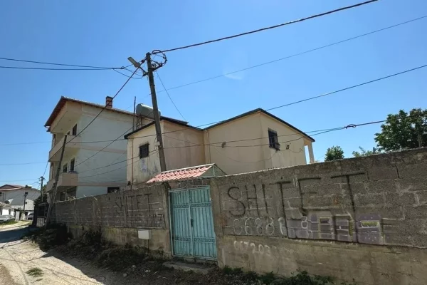🏡🔥 Shitet Shtëpi Private me Truall në Super Lokacion – Mundësi Ndërtimi deri në 4 Kate! ✨