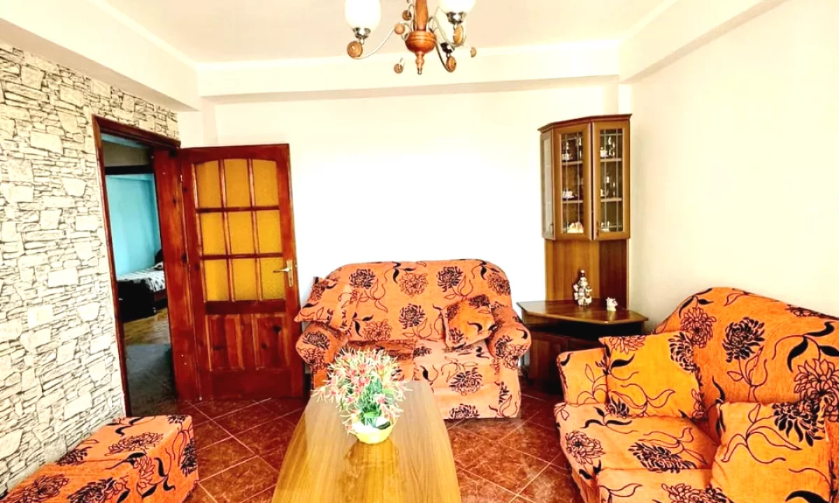 Shtepi ne shitje Apartament ne Kavaje, 2+1, Mobilimi E mobiluar, Pagesa 50,000  Euro.