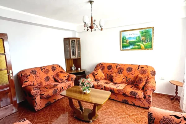 Shtepi ne shitje Apartament ne Kavaje, 2+1, Mobilimi E mobiluar, Pagesa 50,000  Euro.