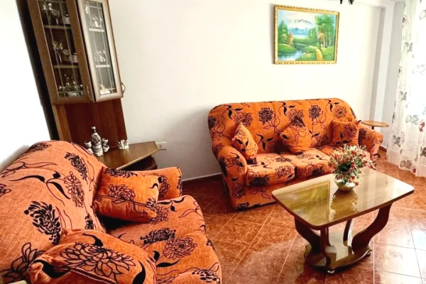 Shtepi ne shitje Apartament ne Kavaje, 2+1, Mobilimi E mobiluar, Pagesa 50,000  Euro.