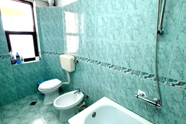 Shtepi ne shitje Apartament ne Kavaje, 2+1, Mobilimi E mobiluar, Pagesa 50,000  Euro.