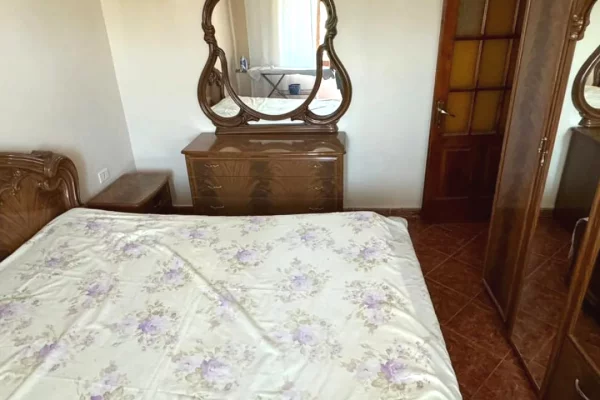 Shtepi ne shitje Apartament ne Kavaje, 2+1, Mobilimi E mobiluar, Pagesa 50,000  Euro.