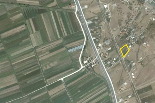 💥Shitet truall,afer autostrades fshati Lekaj,Kavaje(1.5 km nga mbikalimi Spillese)💥