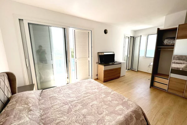 Shtepi ne shitje Vila Luksoze ne Kavaje, 4+1, Mobilimi E mobiluar, Pagesa 650,000  Euro.