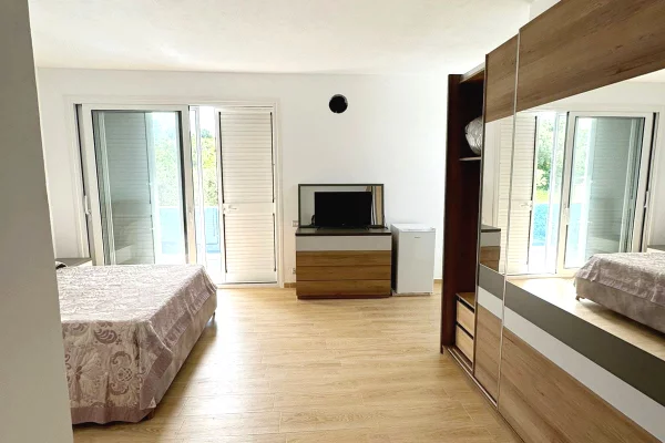 Shtepi ne shitje Vila Luksoze ne Kavaje, 4+1, Mobilimi E mobiluar, Pagesa 650,000  Euro.