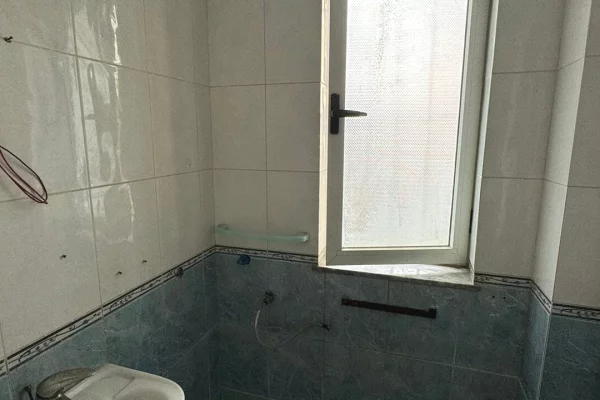 🔥 Shitet Dyqan Buze Shetitores “Kavaljon” – Super Mundesi Investimi ne Kavaje! 🏢✨