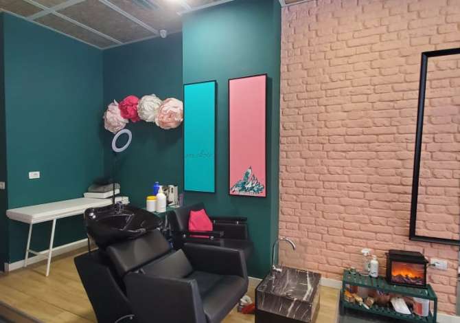 SHITET BIZNESI PARUKERI & ESTETIKE NE BLLOK !