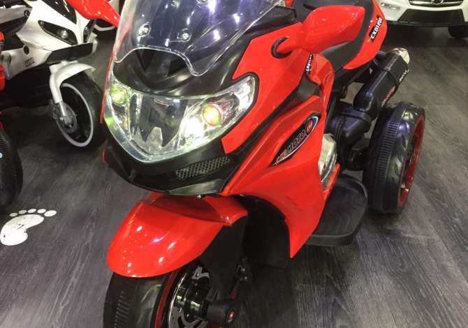 Veshje dhe Aksesor per Femije ne Tirane - 18,000 Leke