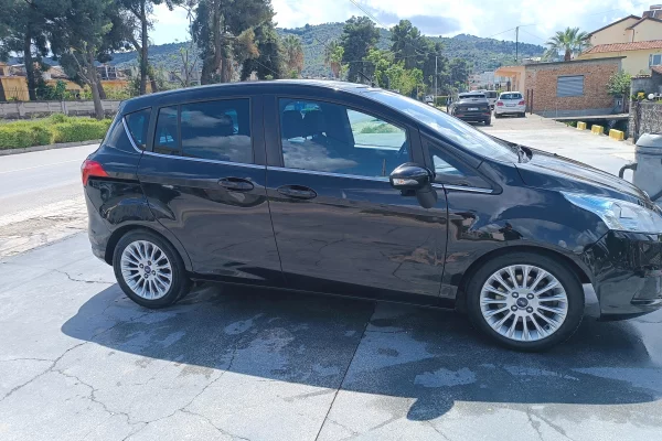 Auto in Vendita a Berat, Ford, 2014 Benzine,Kambio Automatik Pagamento 5,350  Euro.