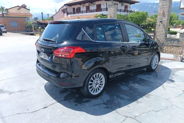 Auto in Vendita a Berat, Ford, 2014 Benzine,Kambio Automatik Pagamento 5,350  Euro.