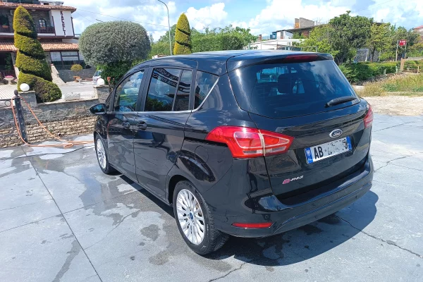 Auto in Vendita a Berat, Ford, 2014 Benzine,Kambio Automatik Pagamento 5,350  Euro.