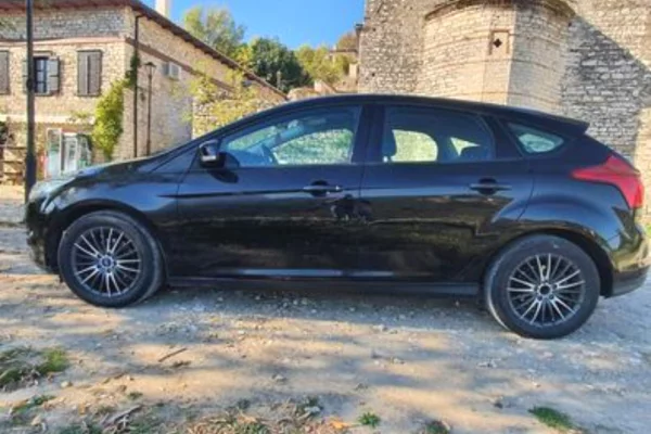 Auto in Vendita a Berat, Ford, 2012 gasoline-gas,Kambio Manual Pagamento 5,350  Euro.