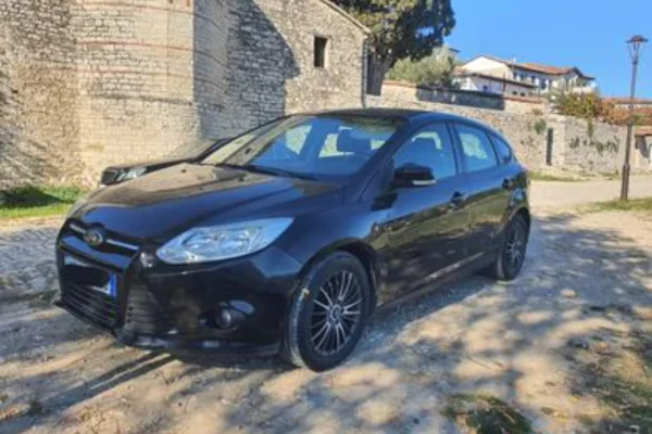 Auto in Vendita a Berat, Ford, 2012 gasoline-gas,Kambio Manual Pagamento 5,350  Euro.