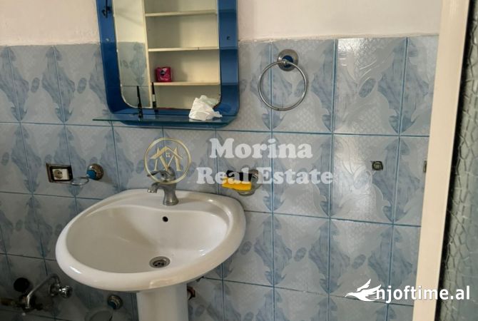 Ambiente Commerciale in Affitto 1+1 a Tirana - 500 Euro
