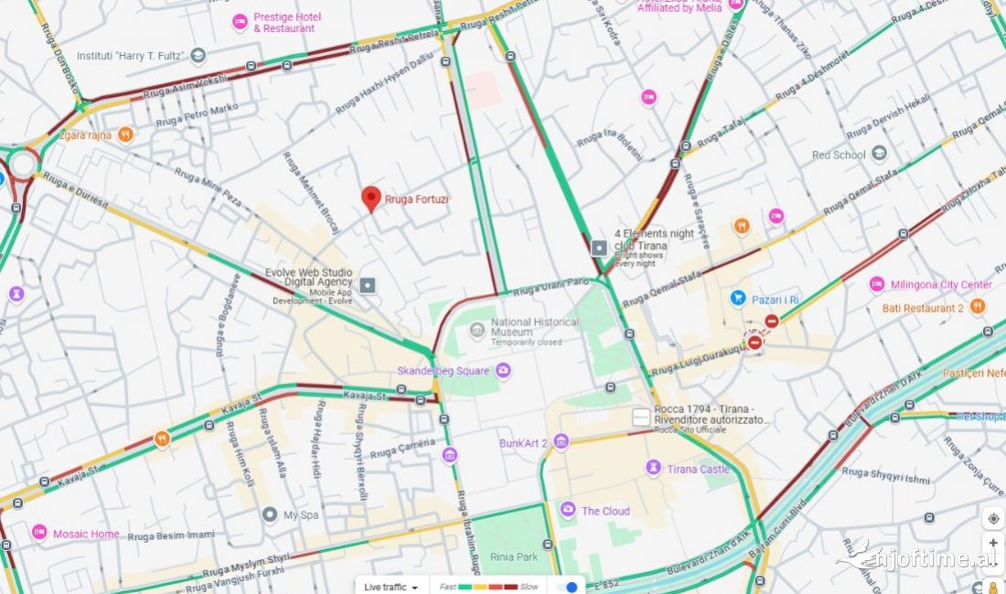 Shitet Ambient Biznesi/Dyqan dhe shtepi, te Rruga Fortuzi, 250 000 Euro