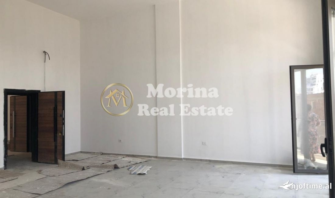 Qera, Ambjent Biznesi, Xhamllik, 600 Euro