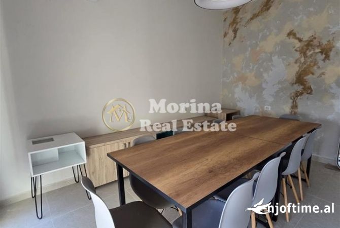Ambiente Commerciale in Affitto 3+1 a Tirana - 500 Euro