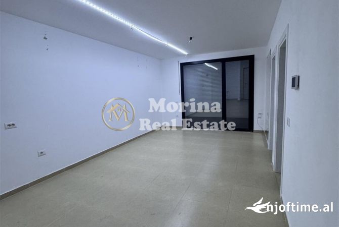 Ambiente Commerciale in Affitto 3+1 a Tirana - 450 Euro