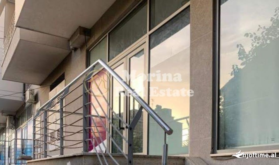 Shitje: Ambjent biznesi, ish Kinostudio, 105000 euro