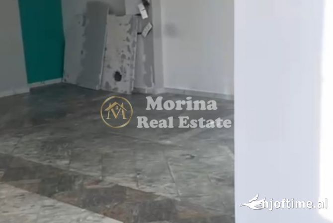 Ambiente Commerciale in Affitto 3+1 a Tirana - 2,900 Euro