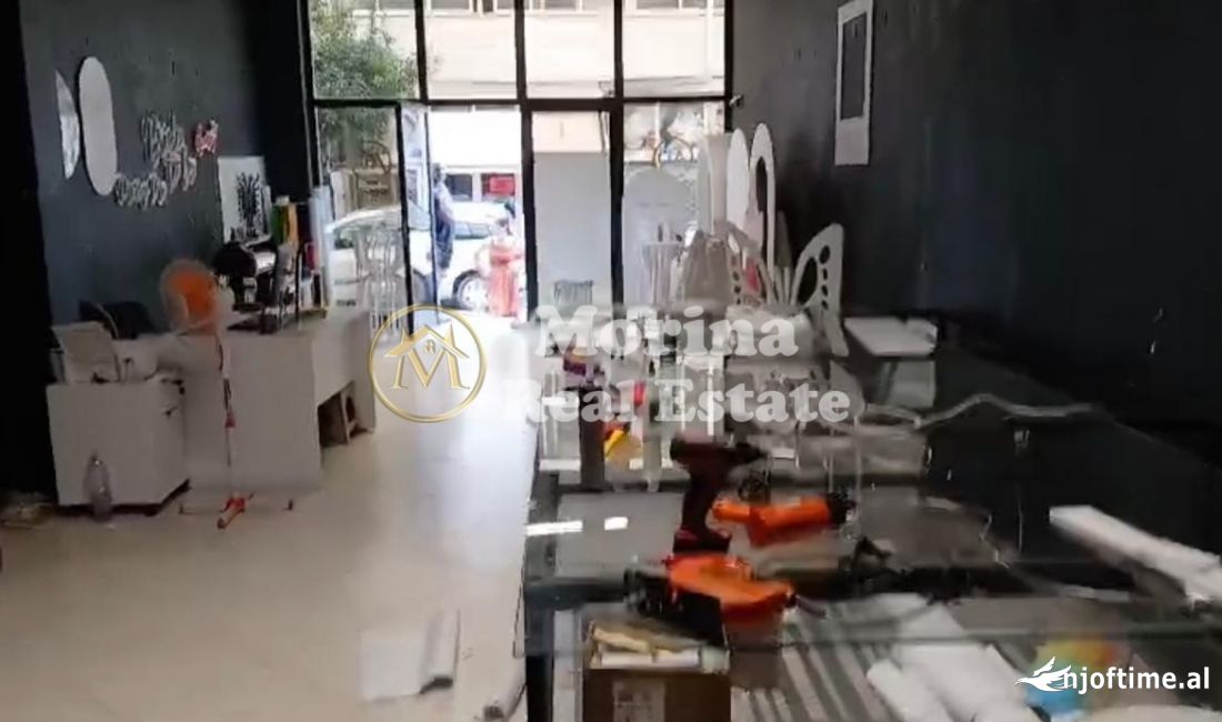 Shitet Ambient Biznesi/Dyqan, ne Kamez, 150000 Euro