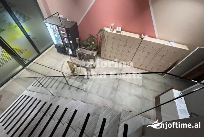 Ambiente Commerciale in Affitto 3+1 a Tirana - 7,000 Euro