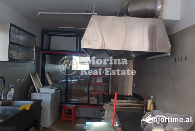 Ambiente Commerciale in Affitto 2+1 a Tirana - 700 Euro